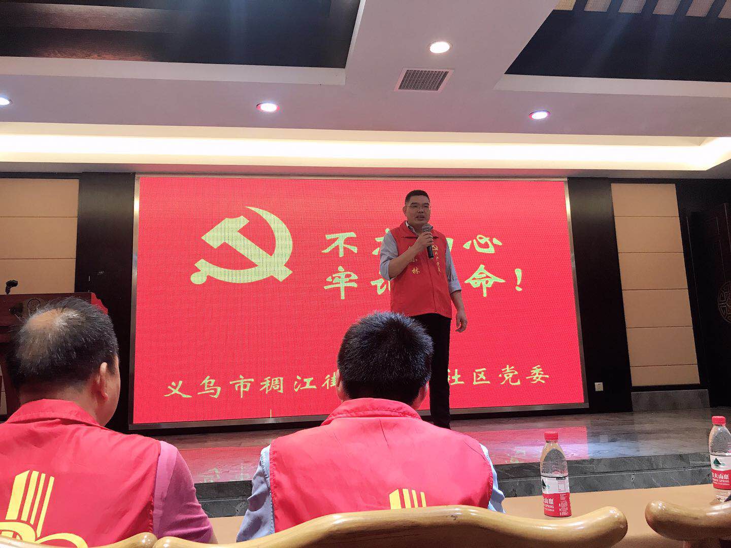 1255275840.jpg 1255275840.jpg